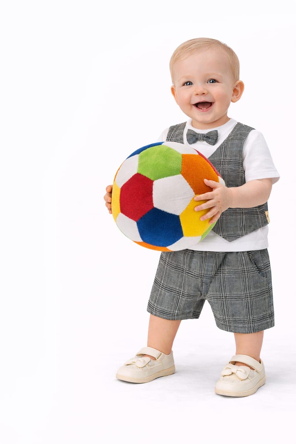 Giftset Waistcoat Style Tshirt With Pant & Soft Ball 21 Inch - Image 2